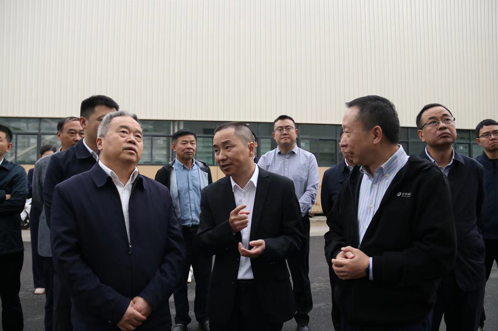 遂宁市政协莅临QY千亿国际调研企业生产经营情况(图1) 遂宁市政协莅临QY千亿国际调研企业生产经营情况(图1)