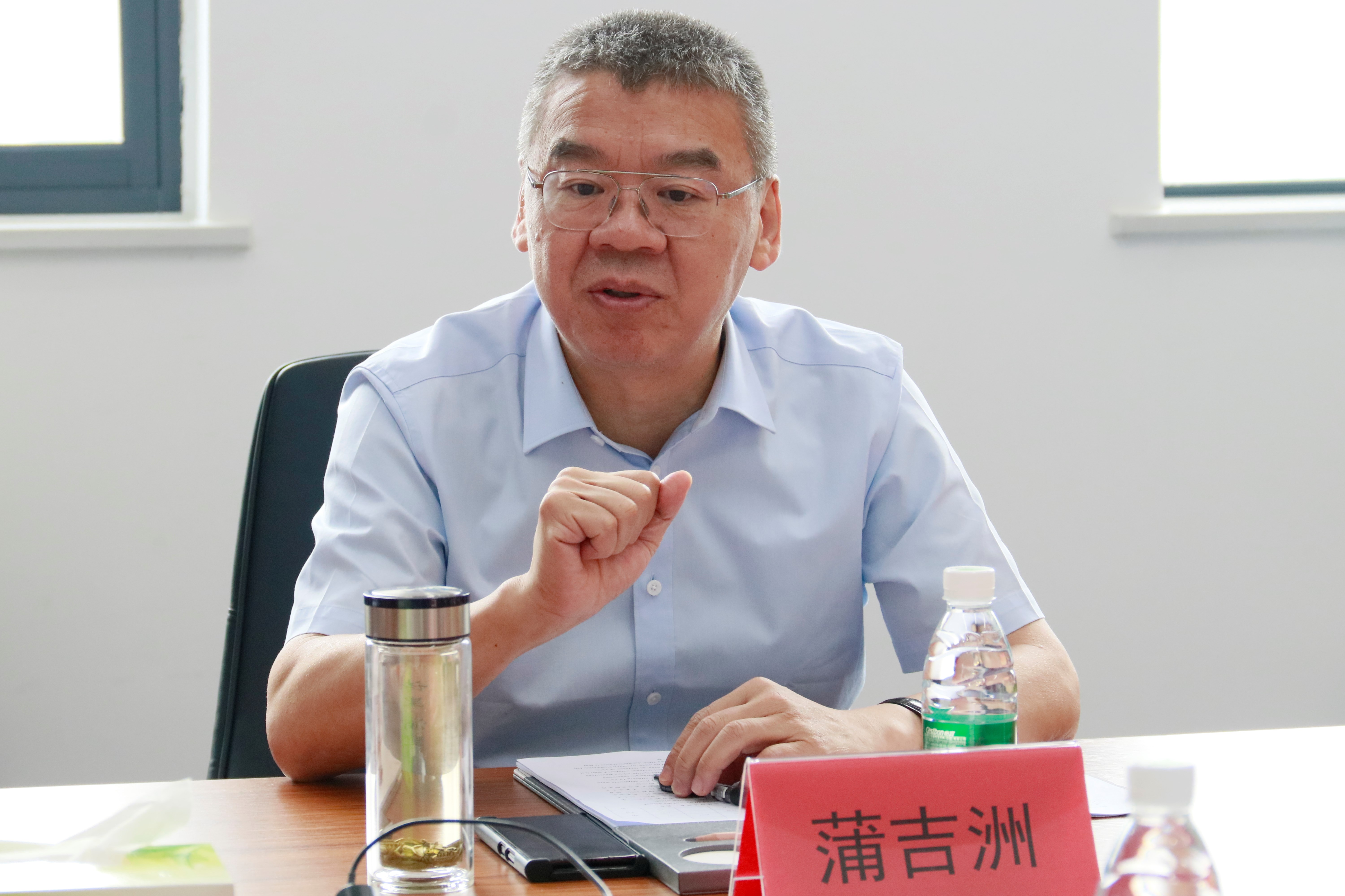 四川QY千亿国际公司第五届董事会第三次会议成功召开(图1) 四川QY千亿国际公司第五届董事会第三次会议成功召开(图1)